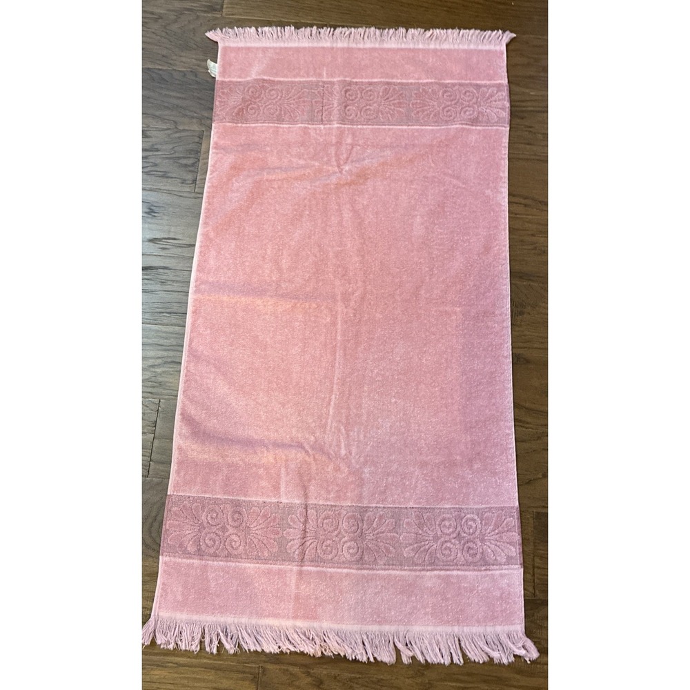 One VTG Cannon Monticello Pink Towel Bath Sized Fringed 44" X 22"